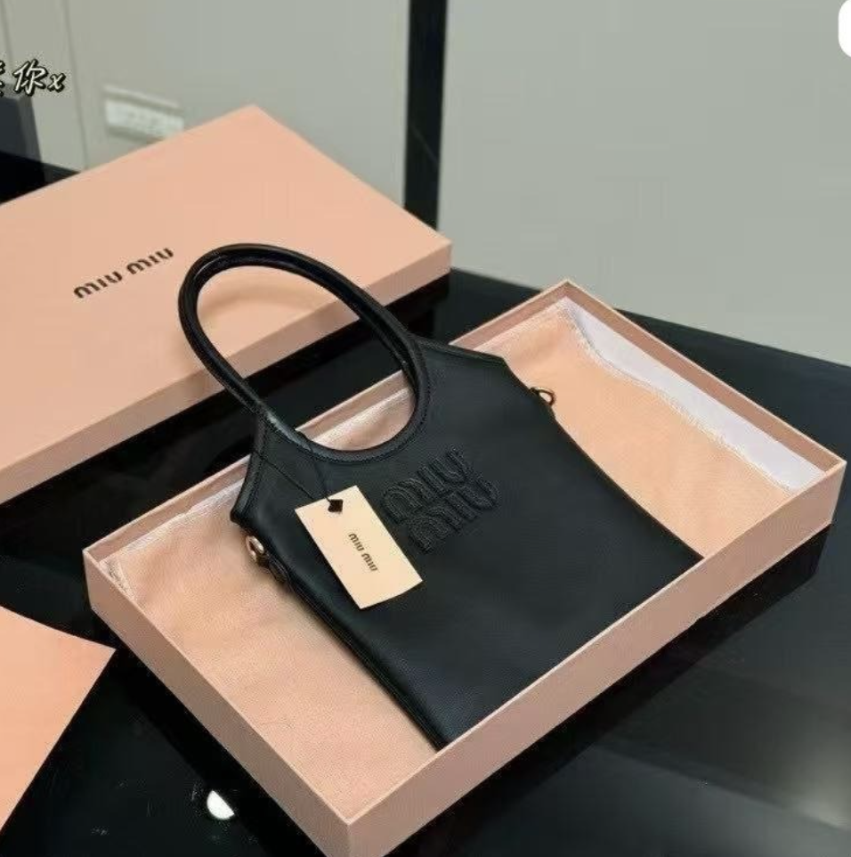 Screenshot 2026-05-20 at 23.07.44 Raven Grace 20cm Luxury Iconic Designer Bag - Image 1