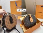 Sandalwood Blend 18cm Luxury Iconic Designer Bag - Image 5