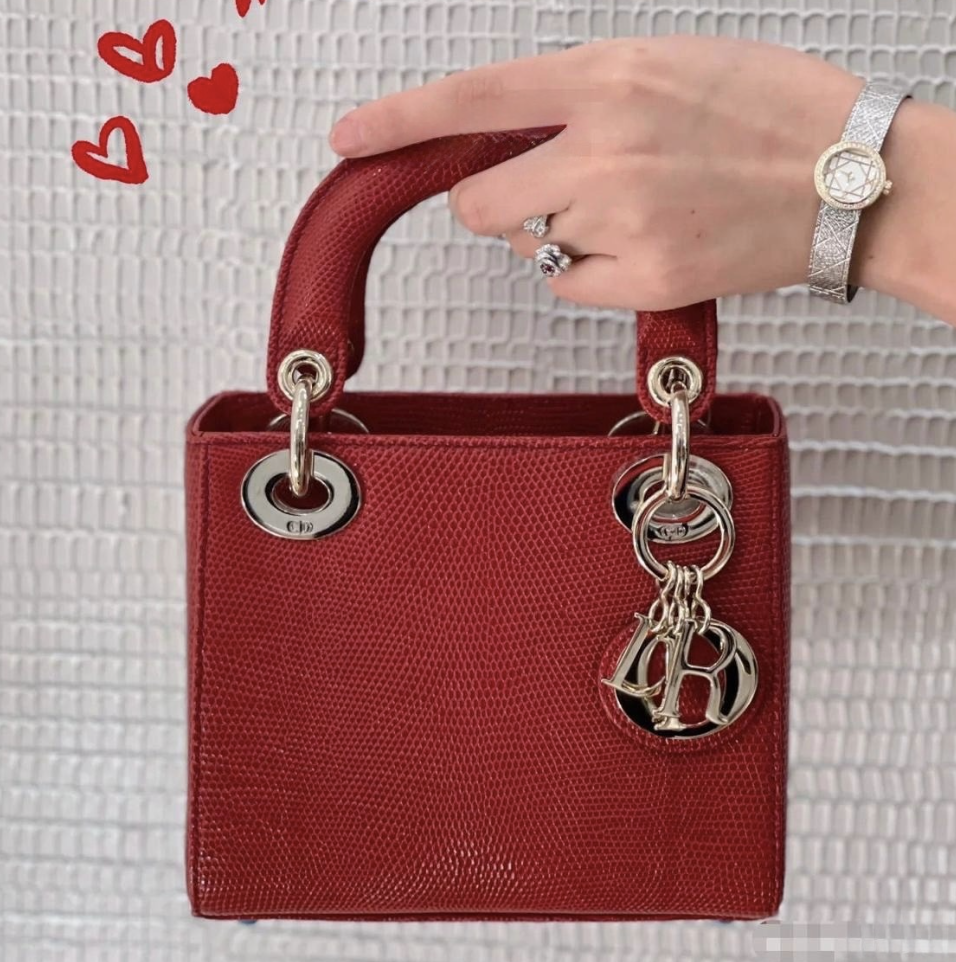 r Bright Red 14x18cm Luxury Iconic Designer Bag - Image 1