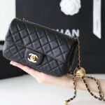FLAP BAG 20CM GOLD HARDWARE BLACK LAMBSKIN - Image 9