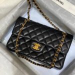 FLAP BAG 23CM BLACK LAMBSKIN GOLD HARDWARE - Image 5