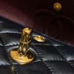 FLAP BAG 23CM BLACK LAMBSKIN GOLD HARDWARE - Image 4