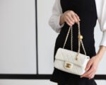 FLAP BAG 20CM WHITE LAMBSKIN GOLD HARDWARE - Image 6