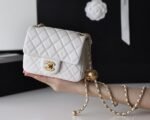 FLAP BAG 17CM WHITE LAMBSKIN GOLD HARDWARE - Image 2