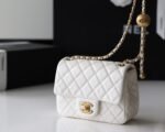 FLAP BAG 17CM WHITE LAMBSKIN GOLD HARDWARE - Image 13