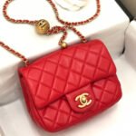 MINI SQUARE CLASSIC FLAP BAG 17CM RED LAMBSKIN GOLD HARDWARE - Image 2