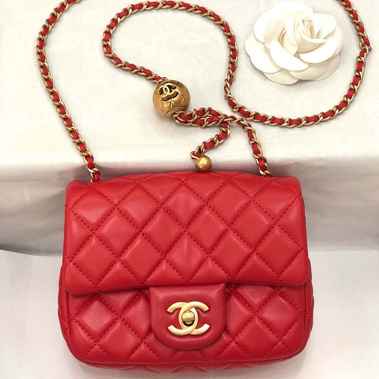 1586418962_964063506_0_43d6c2dc-839d-492c-8f5b-0c5e75c27b5f MINI SQUARE CLASSIC FLAP BAG 17CM RED LAMBSKIN GOLD HARDWARE - Image 1