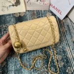 CHANEL 26S FLAP BAG 20 IN LIGHT YELLOW BEIGE LAMBSKIN - Image 11