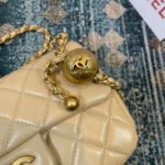 CHANEL 26S FLAP BAG 20 IN LIGHT YELLOW BEIGE LAMBSKIN - Image 15