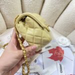 CHANEL 26S FLAP BAG 20 IN YELLOW LAMBSKIN - Image 17