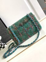 CC MEDIUM 20 CLASSIC BAG IN GREEN FOREST WOOL TWEED - Image 11