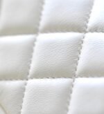 CHANEL 25S FLAP BAG 18 CM IN WHITE LAMBSKIN WITH GOLD HARDWARE - Image 7