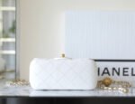 CHANEL 25S FLAP BAG 18 CM IN WHITE LAMBSKIN WITH GOLD HARDWARE - Image 14