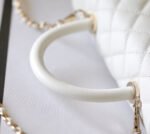 CHANEL 25S FLAP BAG 24 CM IN WHITE LAMBSKIN WITH GOLD HARDWARE - Image 5