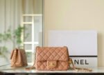 CHANEL 25S FLAP BAG 18 CM IN LIGHT BROWN LAMBSKIN WITH GOLD HARDWARE - Image 11