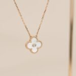 CLOVER 15MM DIAMOND WHITE FRITILLARIA NECKLACE - Gold