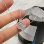 CLOVER 15MM DIAMOND SINGLE FLOWER NECKLACE - Silver