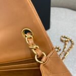FLAP BAG 20CM CARAMEL LAMBSKIN GOLD HARDWARE - Image 15