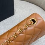 FLAP BAG 20CM CARAMEL LAMBSKIN GOLD HARDWARE - Image 16