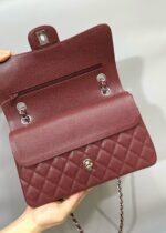 FLAP BAG 25 IN WINE CAVIAR LAMBSKIN SILVER HARDWARE - Image 3
