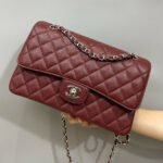 FLAP BAG 25 IN WINE CAVIAR LAMBSKIN SILVER HARDWARE - Image 10