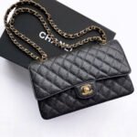 FLAP BAG 25 IN BLACK CAVIAR LEATHER GOLD HARDWARE - Image 10