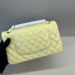25C FLAP BAG 25 IN YELLOW QUILTED LAMBSKIN GOLD HARDWARE - Image 8