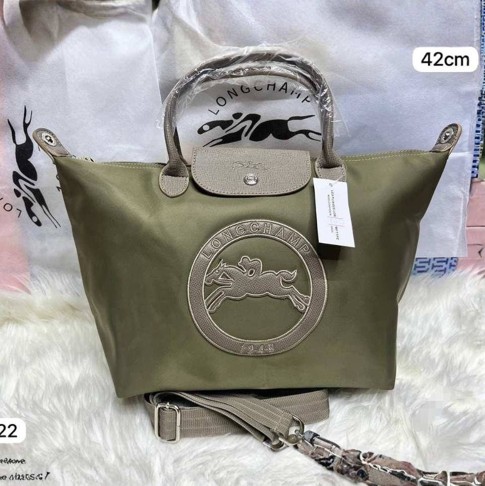 Screenshot 2026-06-05 at 00.11.01 Verdant Sand 42cm Luxury Iconic Designer Bag - Image 1