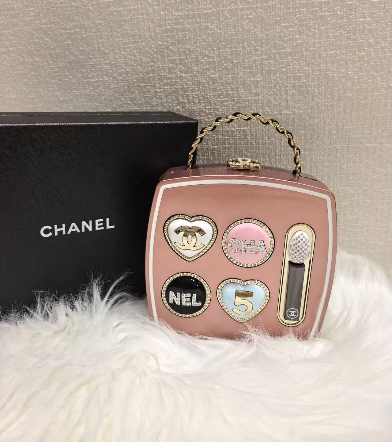 WhatsApp Image 2026-06-04 at 14.26.23 Rosé Treasure Collector’s Piece Luxury Iconic Designer Bag - Image 1