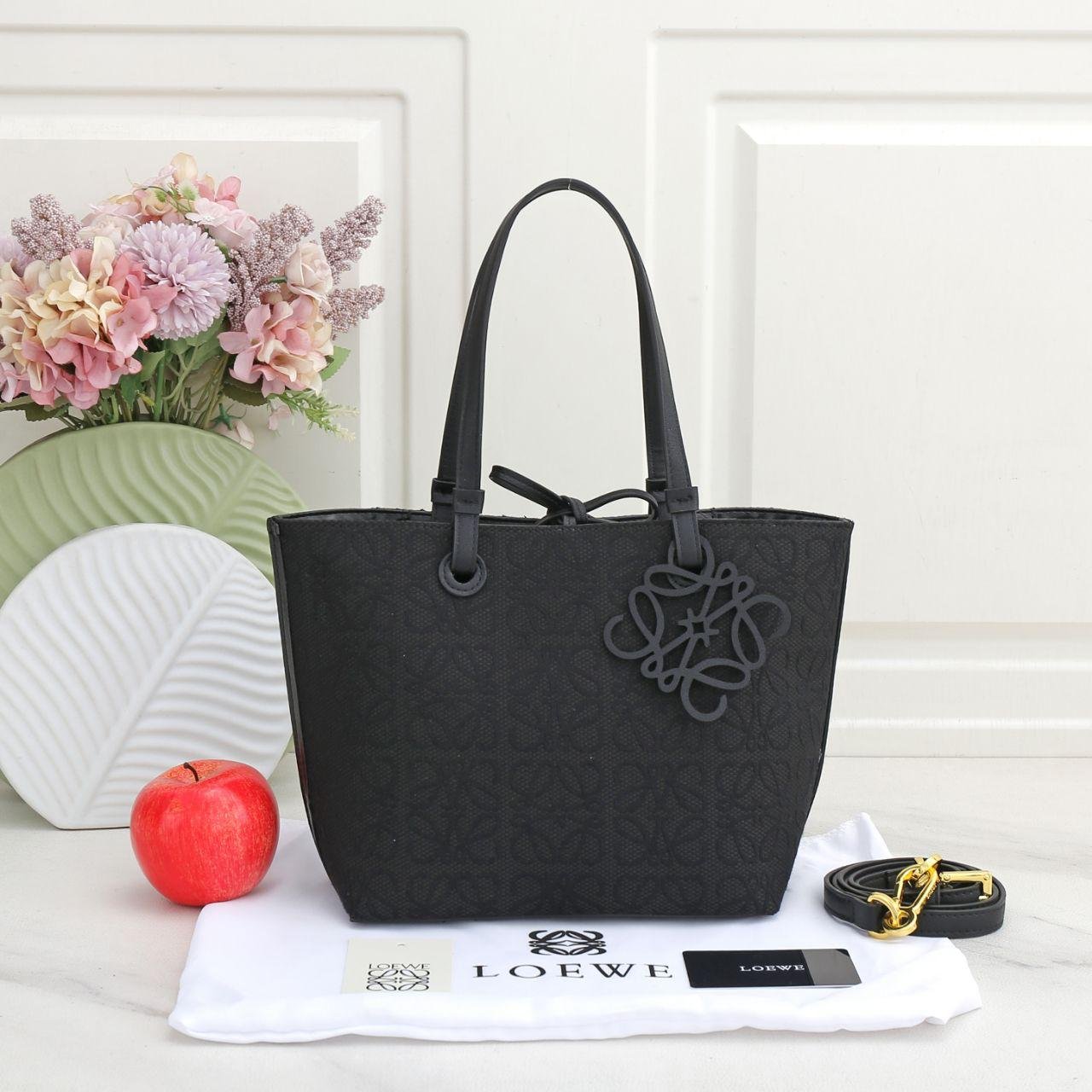WhatsApp Image 2026-06-04 at 19.06.43 (1) Noir Sahara, 38cm Luxury Designer Bag - Image 1