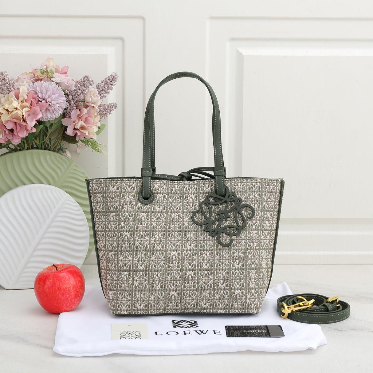 WhatsApp Image 2026-06-04 at 19.06.44 (1) Oliva Sable, 38cm Luxury Designer Bag - Image 1