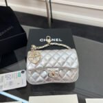 CHANEL 25S FLAP CHARM BAG 13 IN SILVER METALLIC LAMBSKIN - Image 12