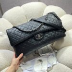 CHANEL 26S FLAP BAG 46 IN BLACK CAVIAR CALFSKIN - Image 11