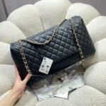 CHANEL 26S FLAP BAG 46 IN BLACK CAVIAR CALFSKIN WITH GOLD HARDWARE - Image 5