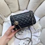 CHANEL 26S FLAP BAG 20 IN BLACK LAMBSKIN - Image 13