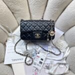 CHANEL 26S FLAP BAG 20 IN BLACK LAMBSKIN - Image 9