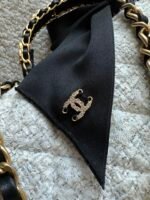 CHANEL 25S MINI FLAP BAG 23 IN CREAM WHITE TWEED WITH GOLD HARDWARE - Image 11
