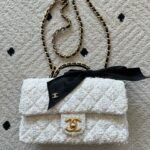 CHANEL 25S MINI FLAP BAG 23 IN CREAM WHITE TWEED WITH GOLD HARDWARE - Image 9