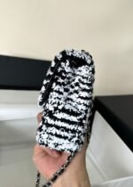 FLAP BAG 20 IN BLACK AND WHITE SEQUINS SILVER HARDWARE - Image 4