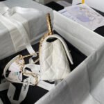 CHANEL 25S CLASSIC COCO HANDLE BAG 19 CM IN WHITE LAMBSKIN WITH GOLD HARDWARE - Image 16
