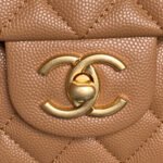 CHANEL 25S FLAP BAG 22 CM IN LIGHT BROWN CAVIAR WITH GOLD HARDWARE - Image 2