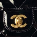 CHANEL 25S FLAP BAG 18 IN BLACK GLOSSY CALFSKIN - Image 12