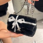 CHANEL 25S FLAP BAG 20 CM IN BLACK SEQUINS WITH WHITE BOW - Image 3
