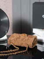 CHANEL 25S FLAP BAG 20 IN BROWN SUEDE WITH GOLD HARDWARE - Image 13