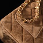 CHANEL 25S FLAP BAG 20 IN BROWN SUEDE WITH GOLD HARDWARE - Image 5