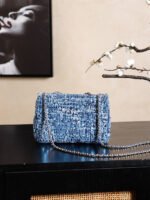 CHANEL 25S FLAP BAG 21 CM IN BLUE SEQUINED TWEED WITH GOLD HARDWARE - Image 9