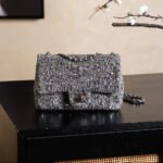 CHANEL 25S FLAP BAG 21 CM IN DARK GREY SEQUINED TWEED - Image 10