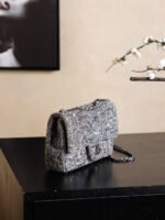 CHANEL 25S FLAP BAG 21 CM IN DARK GREY SEQUINED TWEED - Image 2