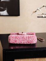 CHANEL 25S FLAP BAG 21 CM IN PINK SEQUINED TWEED WITH GOLD HARDWARE - Image 16