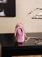 CHANEL 25S FLAP BAG 21 CM IN PINK SEQUINED TWEED WITH GOLD HARDWARE - Image 4